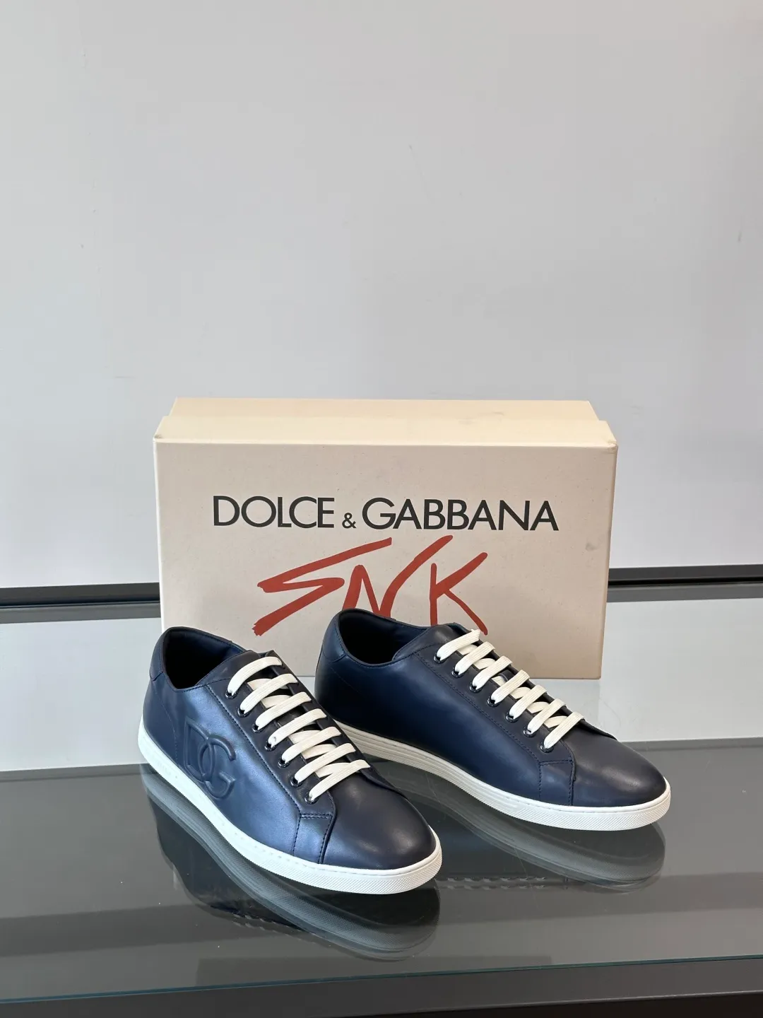 Men's shoes 💰p400 "DG" Dolce & Gabbana fashion casual shoes, high-end boutique men's casual sports shoes! Imported first layer cowhide. The contrasting color design attracts the eye, and the brand logo decoration on the tongue is exquisite and luxurious, super A level! Compared with the genuine product at the counter, the version is no worse at all! size: 38-44 (45 customized)